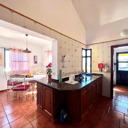 Wonderful With Barbecue, Wifi And Sea Views Vila