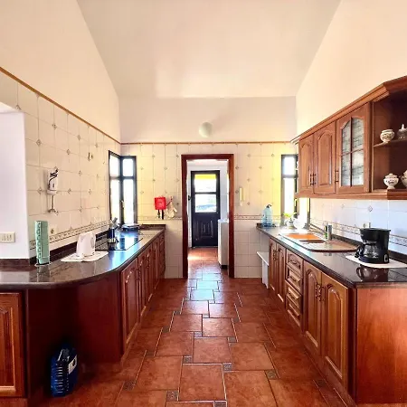 Villa Wonderful With Barbecue, Wifi And Sea Views